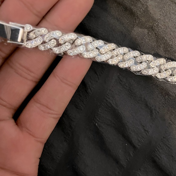18 inch cubic zirconia Cuban link necklace - Picture 1 of 2